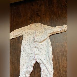 Kissy kissy garden rose footie